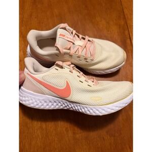 Nike Revolution 5 Womens Running Shoes Sail Crimson Tint BQ3207-109 Size 6.5